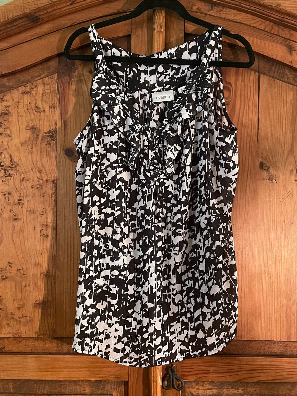 Avenue sleeveless black/white abstract print